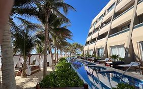 Flamingo Cancun Resort